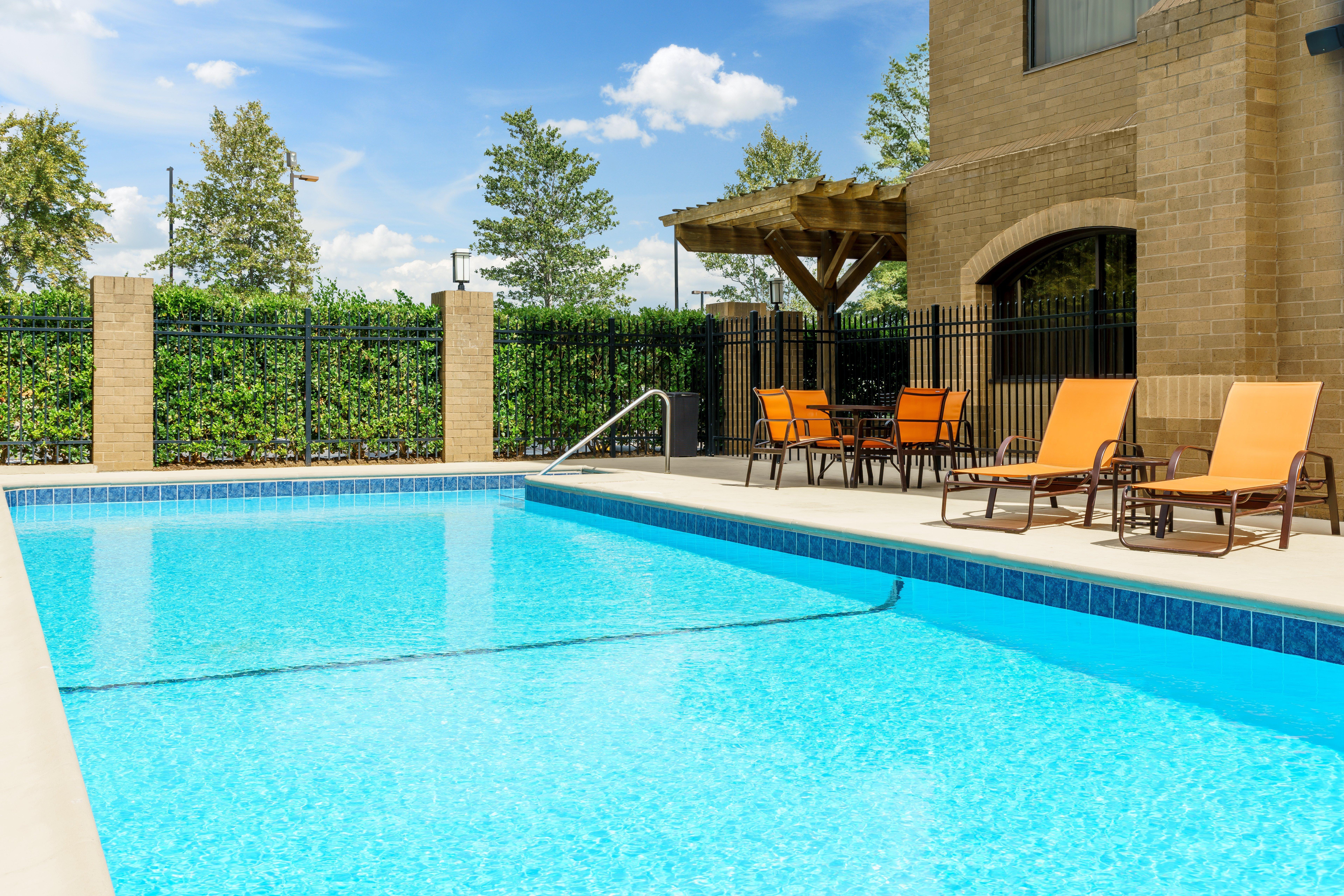 Holiday Inn Charlotte University By Ihg Exterior foto