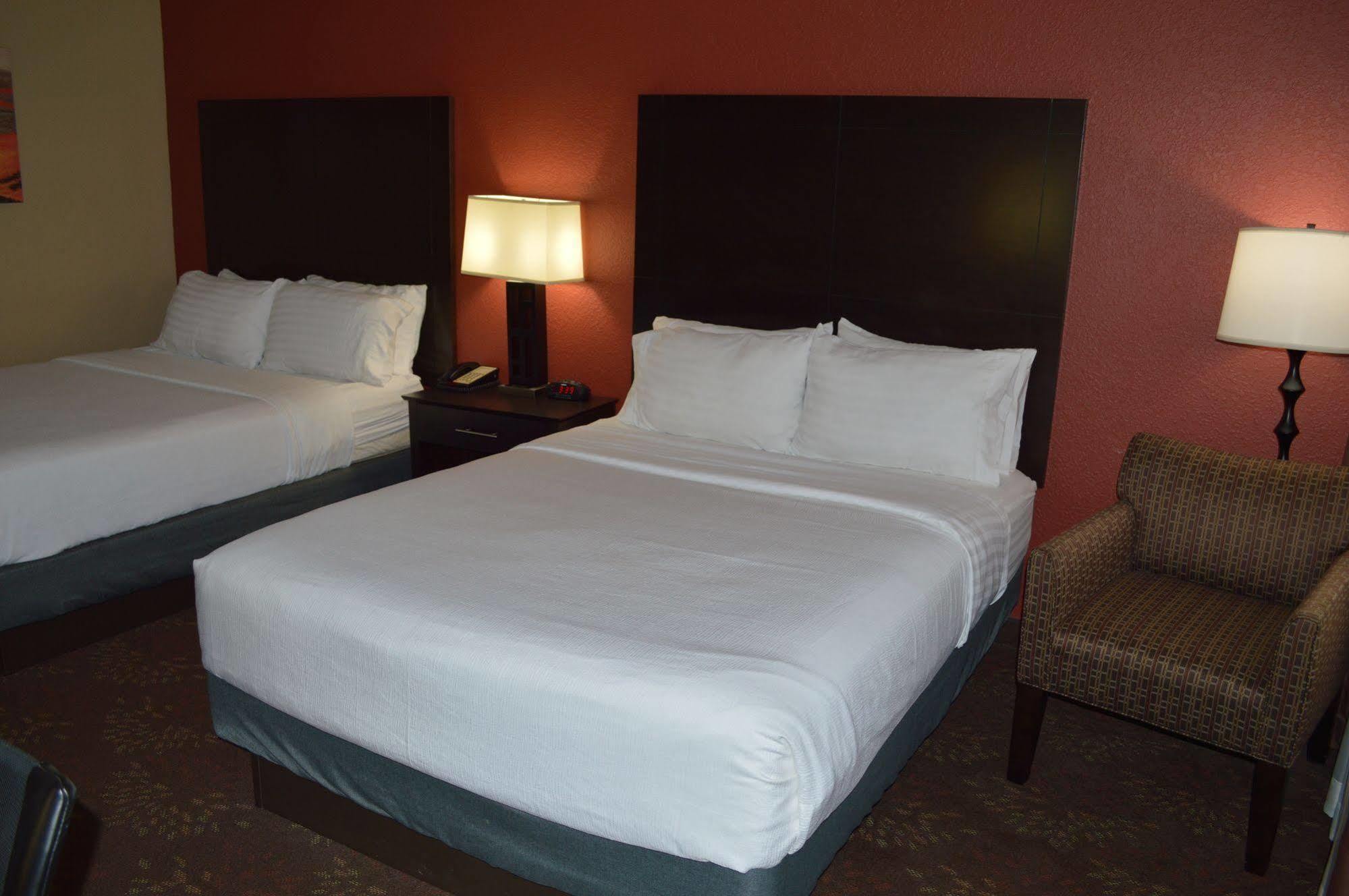 Holiday Inn Charlotte University By Ihg Exterior foto
