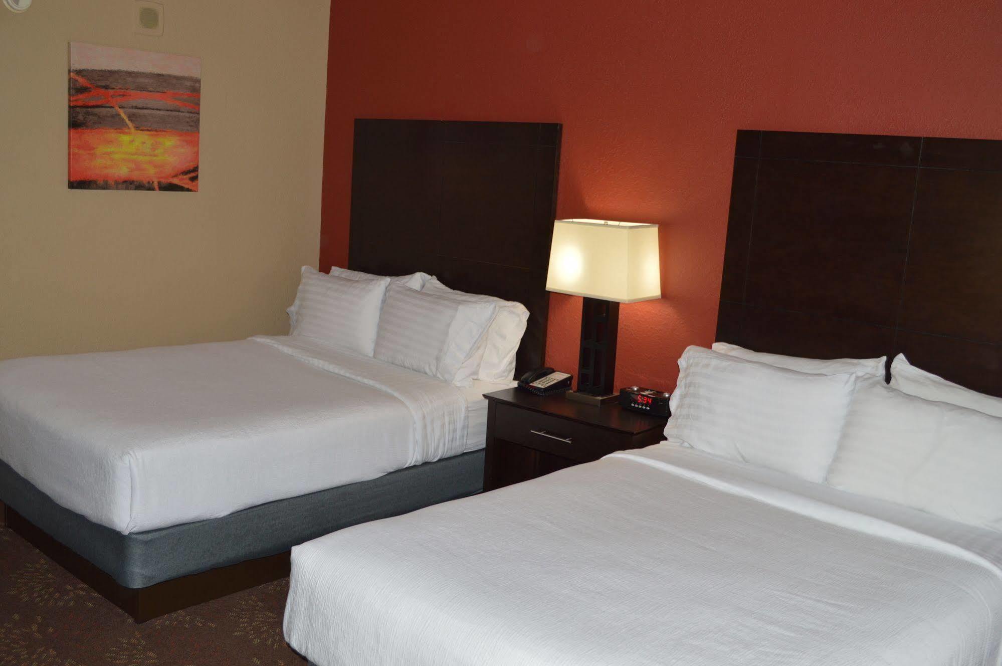 Holiday Inn Charlotte University By Ihg Exterior foto