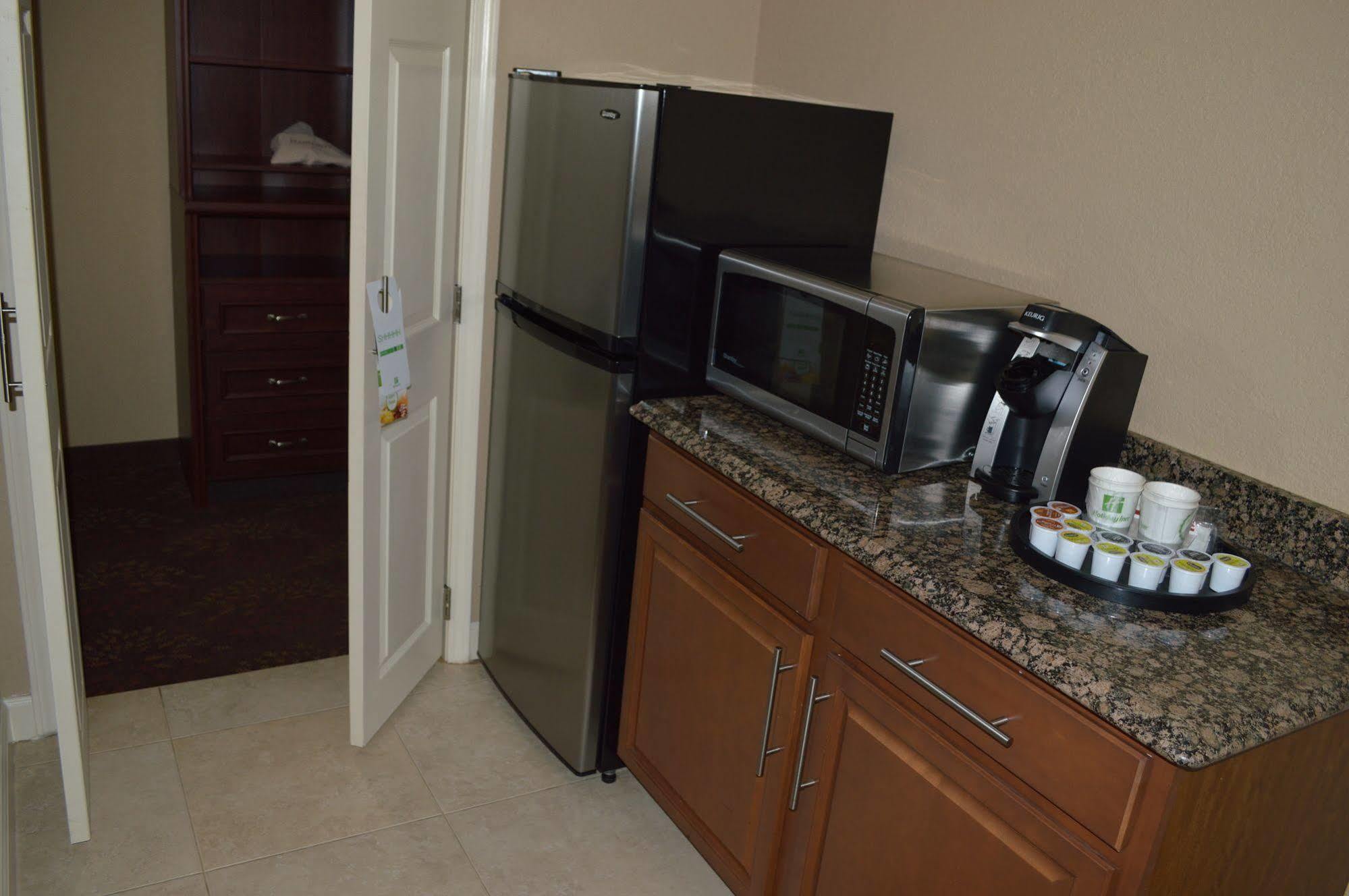 Holiday Inn Charlotte University By Ihg Exterior foto